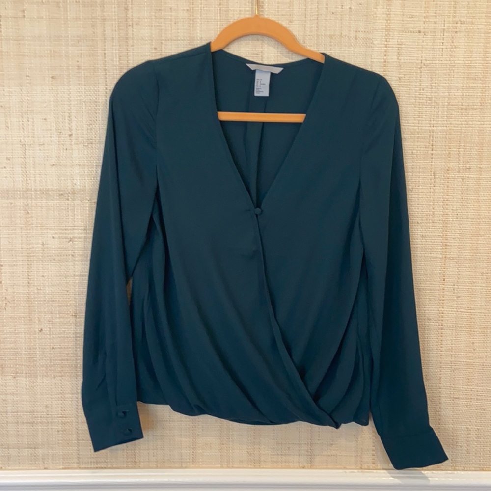 H&M blouse, never worn, Size 4